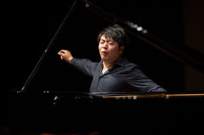 Best of Gstaad Menuhin Festival 2016 «Musique & Famille» Zoom: Best of Gstaad Menuhin Festival 2016 «Musique & Famille»