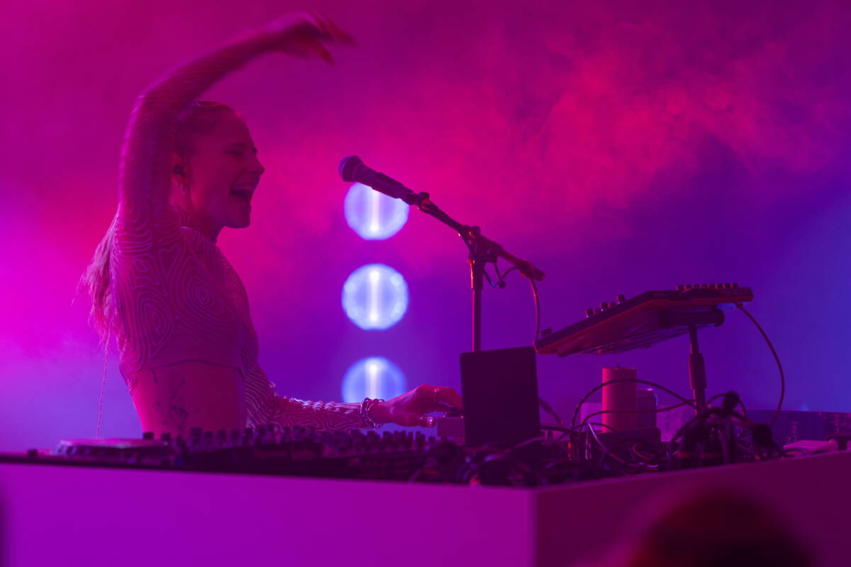 06.08.2026_mountain_spirit_swing__and__electro_the_swingin_hermlins-_natascha_polke__and__kellerkind__davidson_3.jpeg 06.08.2026_mountain_spirit_swing__and__electro_the_swingin_hermlins-_natascha_polke__and__kellerkind__davidson_3.jpeg