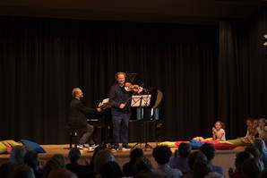 2018raphaelfauxdaniel_hope_sebastian_knauer_6507.jpg Zoom: 2018raphaelfauxdaniel_hope_sebastian_knauer_6507.jpg