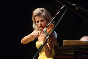 24.8_annesophiemutter_rfx_7278.jpg Zoom: 24.8_annesophiemutter_rfx_7278.jpg