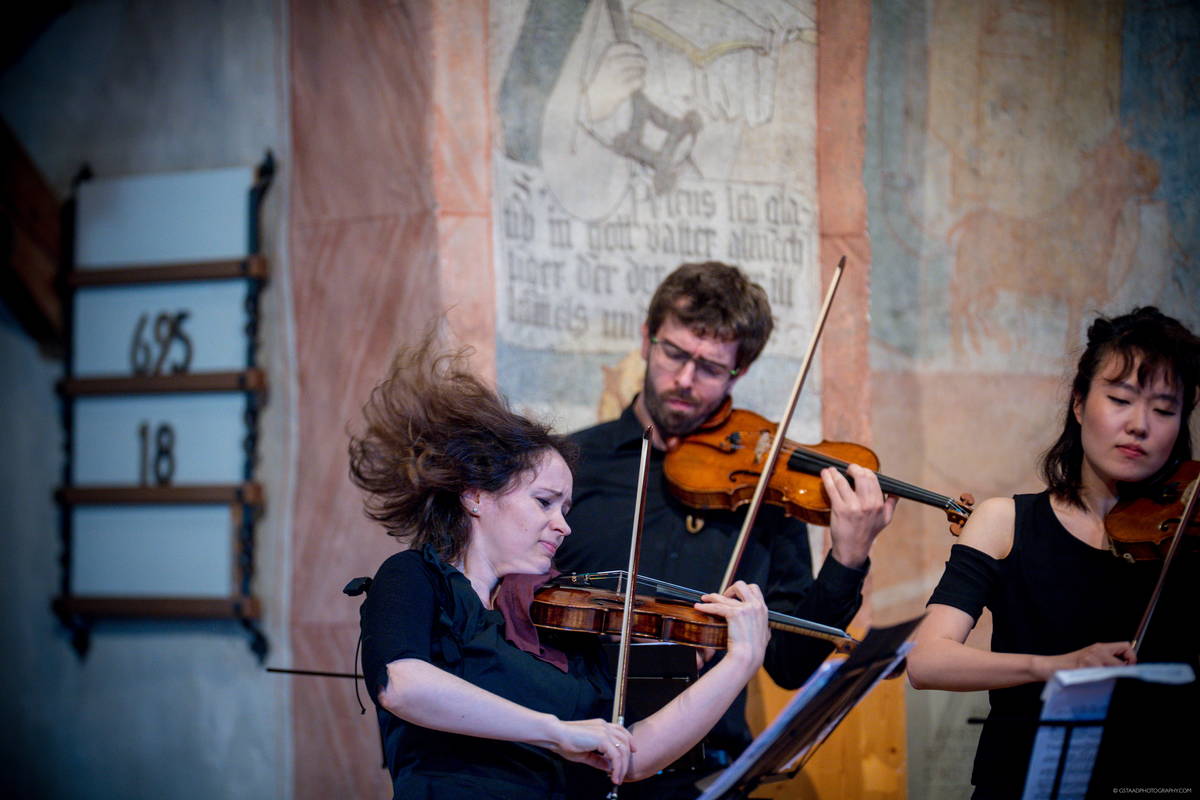 Patricia Kopatchinsjaka und Camerata Bern © Raphael Faux