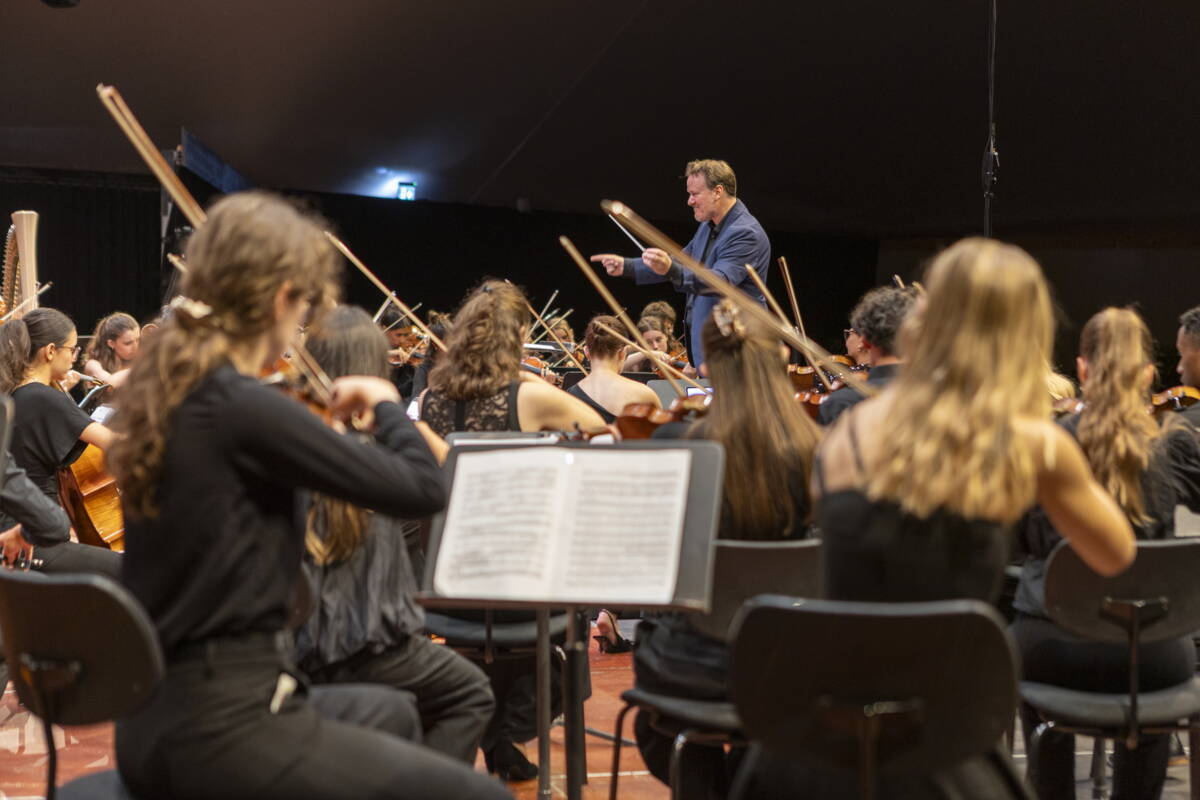 09.08.2026_menuhin_festival_youth_orchestra__davidson_2.jpeg 09.08.2026_menuhin_festival_youth_orchestra__davidson_2.jpeg