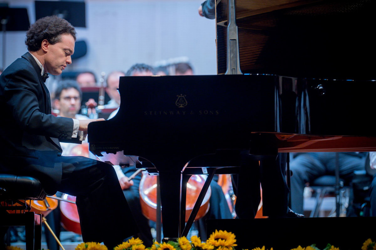 26.8_pappano_kissinrfx_8102.jpg 26.8_pappano_kissinrfx_8102.jpg