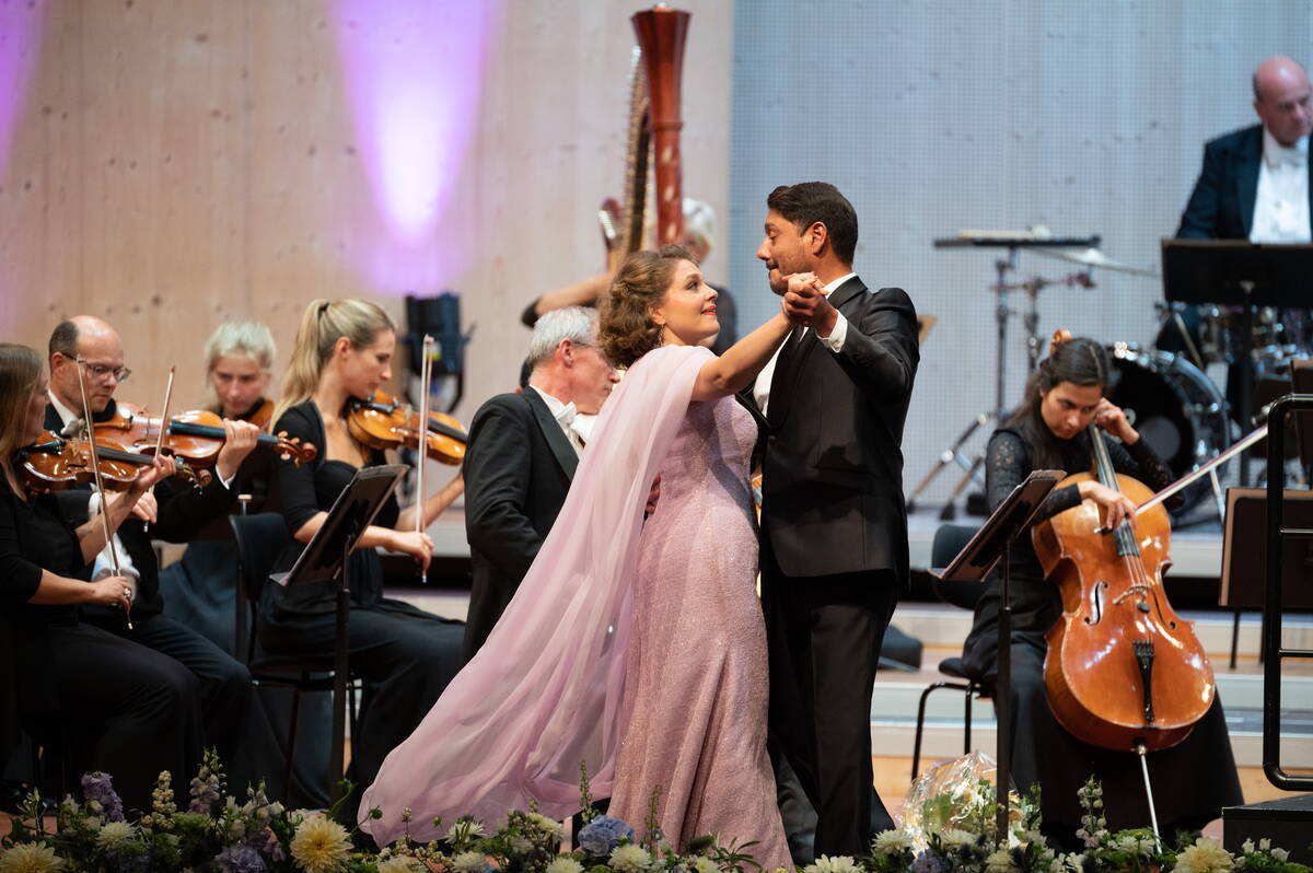 Polina Pasztircsák, Dovlet Nurgeldiyev, Wiener Johann Strauss Orchester, Festival-Zelt Gstaad Polina Pasztircsák, Dovlet Nurgeldiyev, Wiener Johann Strauss Orchester, Festival-Zelt Gstaad
